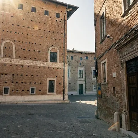 Residenza Del Teatro Urbino